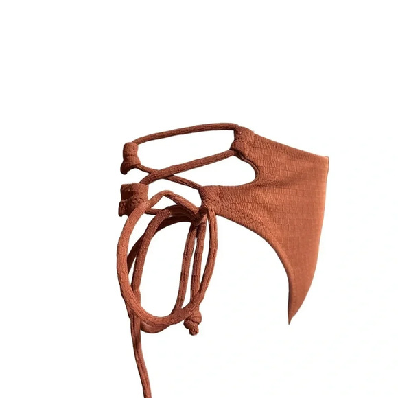 Sunny Co. Cheeky Thong Bikini Bottom - New Without Tags - Size Medium - Picture 3 of 11